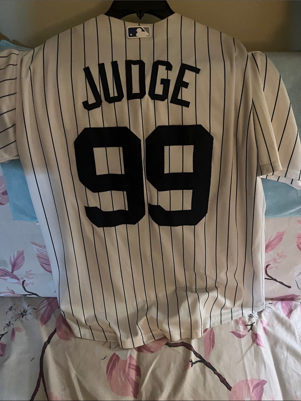 Majestic Aaron Judge White Pinstripe New York  Baseball Jersey with Navy Logo - Picture 3 of 4